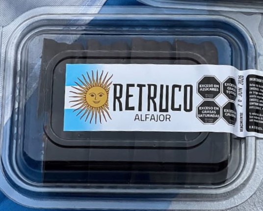 DISPLAY RETRUCO ALFAJORE NEGROS 8u